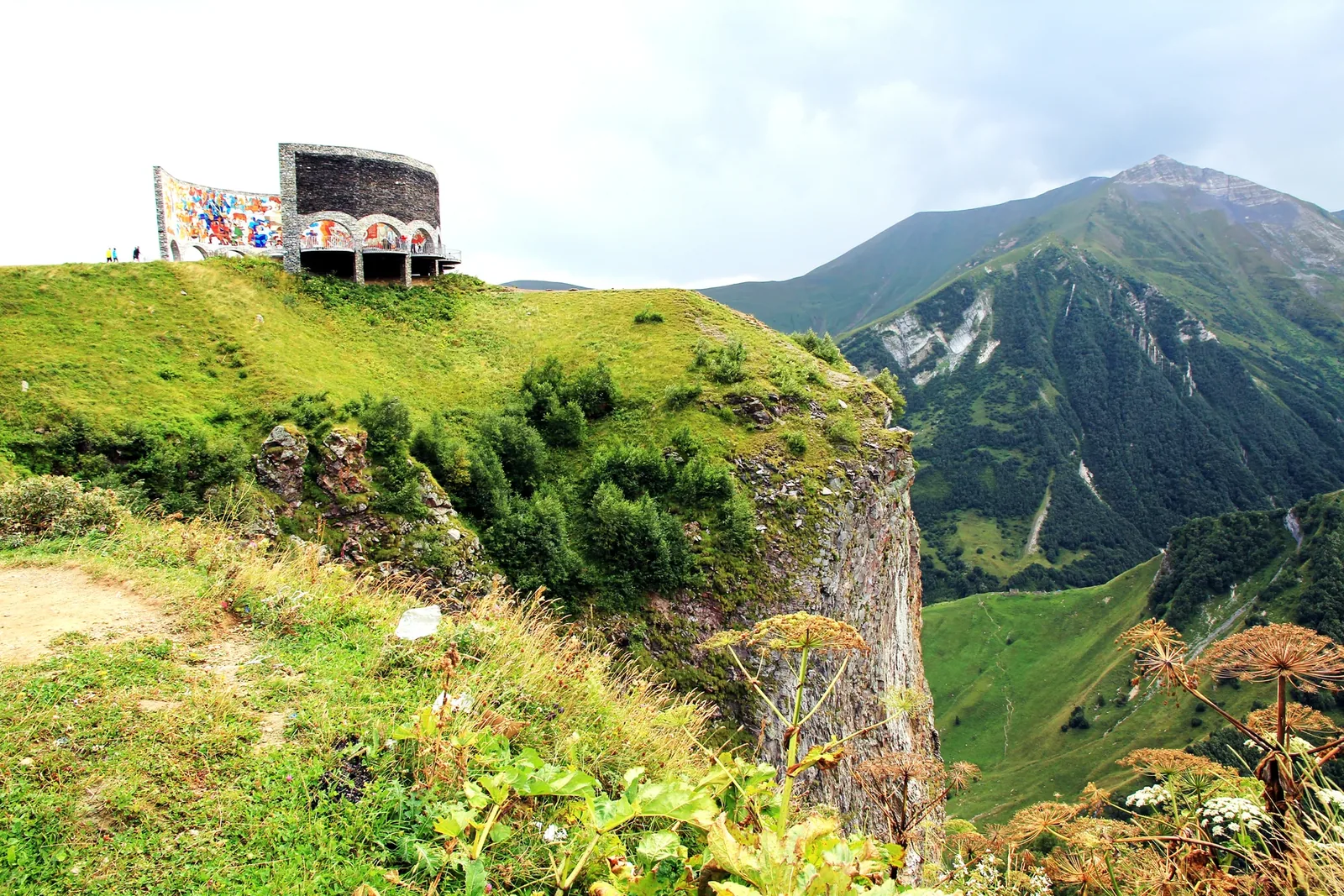 Jvari Pass and the Friendship Monument — 5