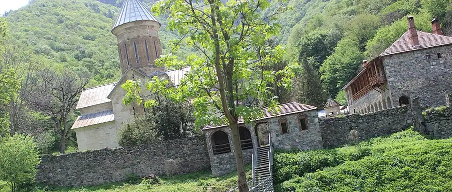 ქვათახევის მონასტერი — 3