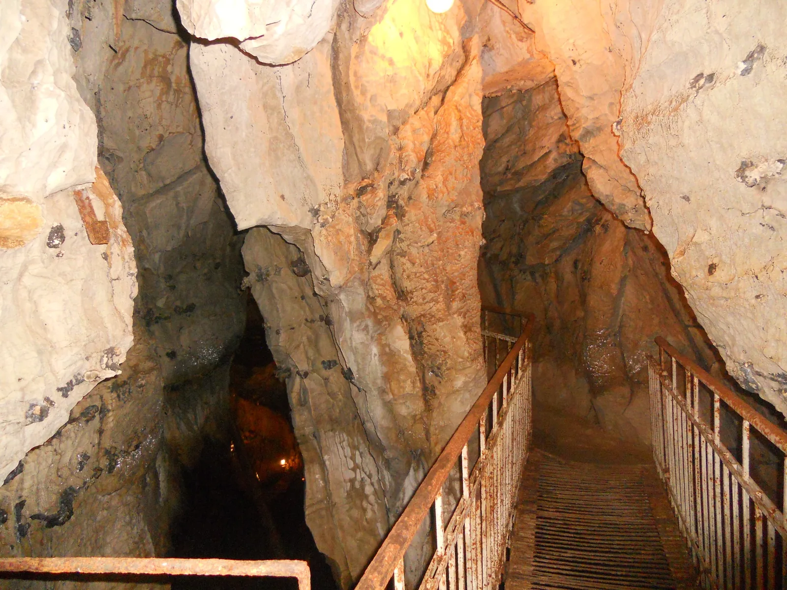 Navenakhevi Cave — 2