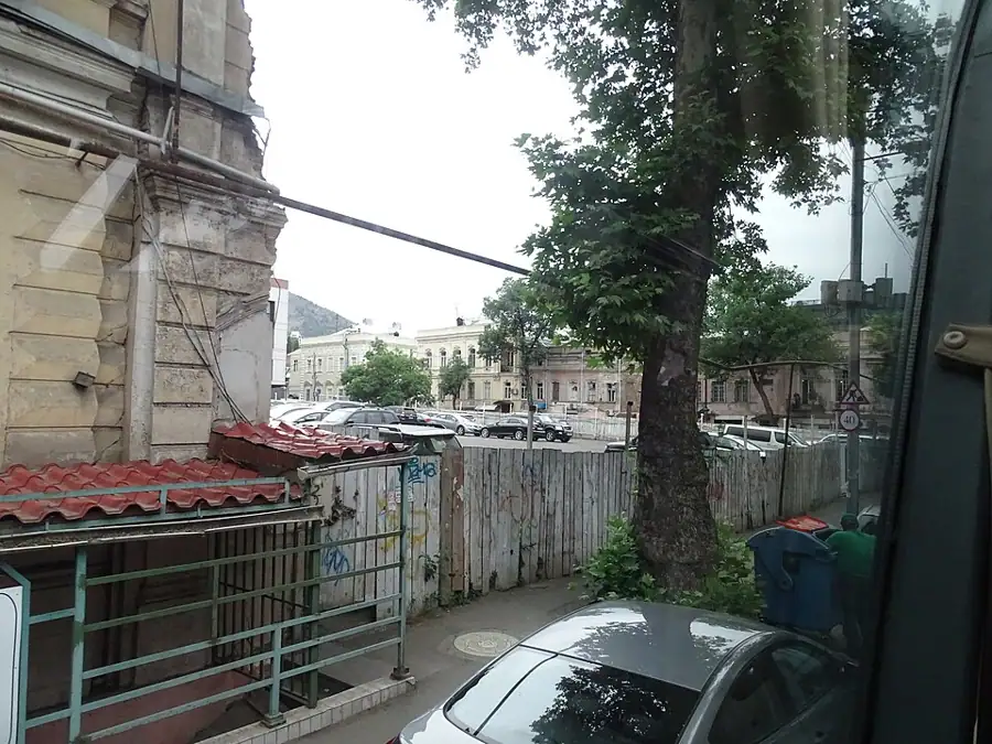 სოლოლაკი და მისი პარადნი კიბეები — 1