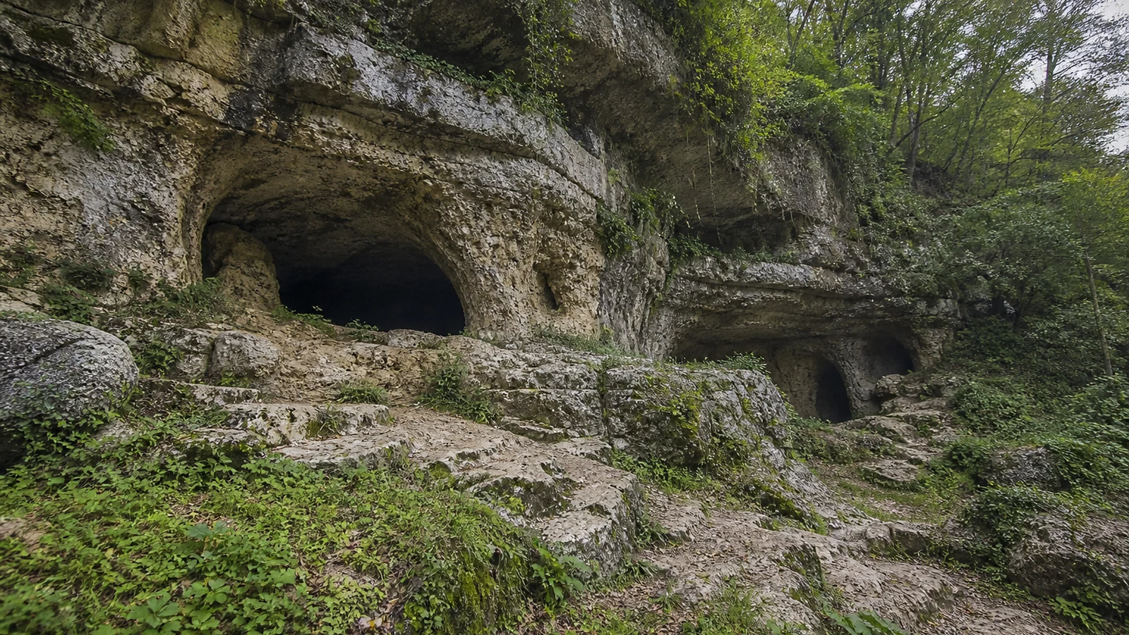 Tsutskhvati Caves