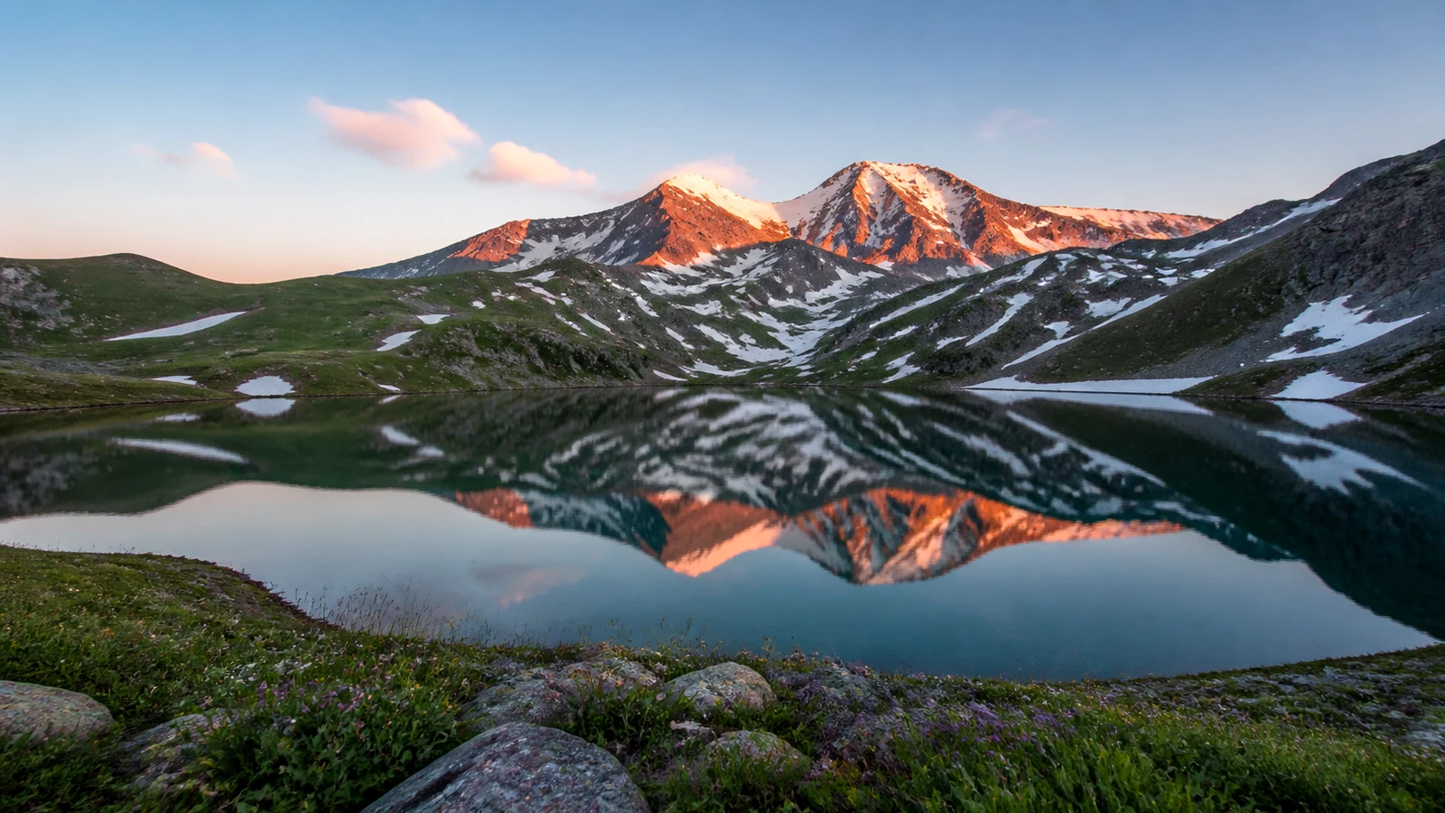 Udziro Lake and Buba Glacier (Ghebi) — 2